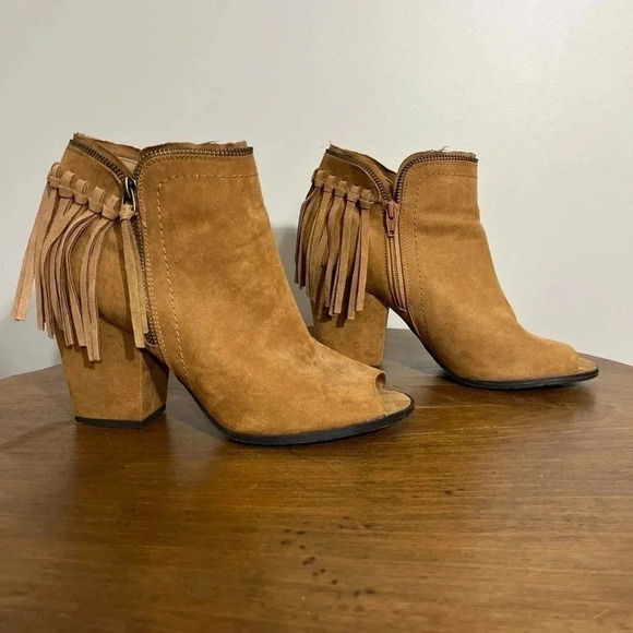 Dolce Vita Brown Faux suede fringe open toe booties size 11 - Picture 1 of 6